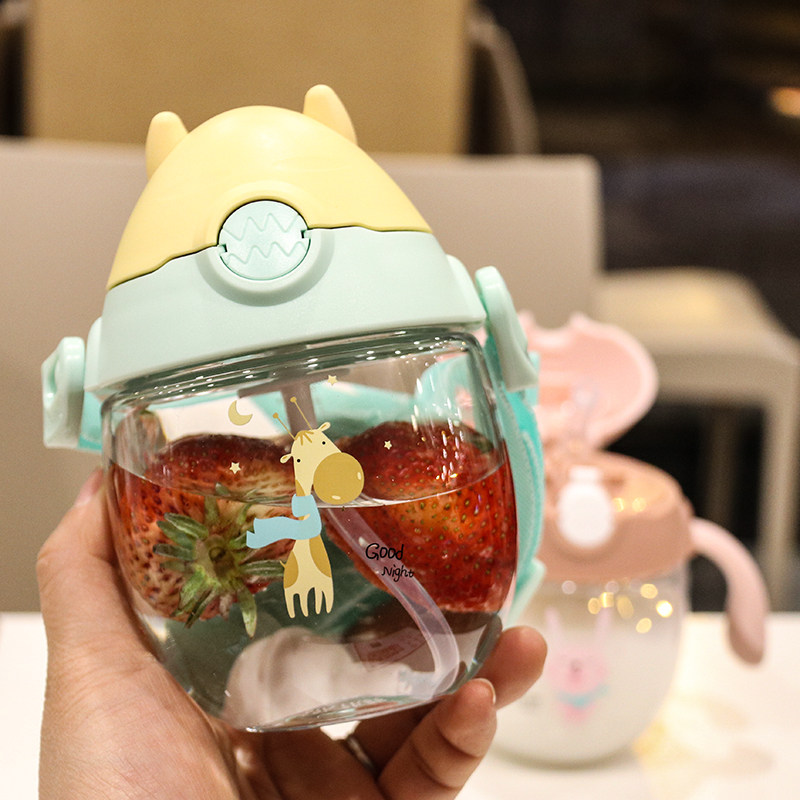 Kindergarten baby drinking cup with straw leak-proof and choke-proof plastic cup Childrens straw cup with scale dual-use