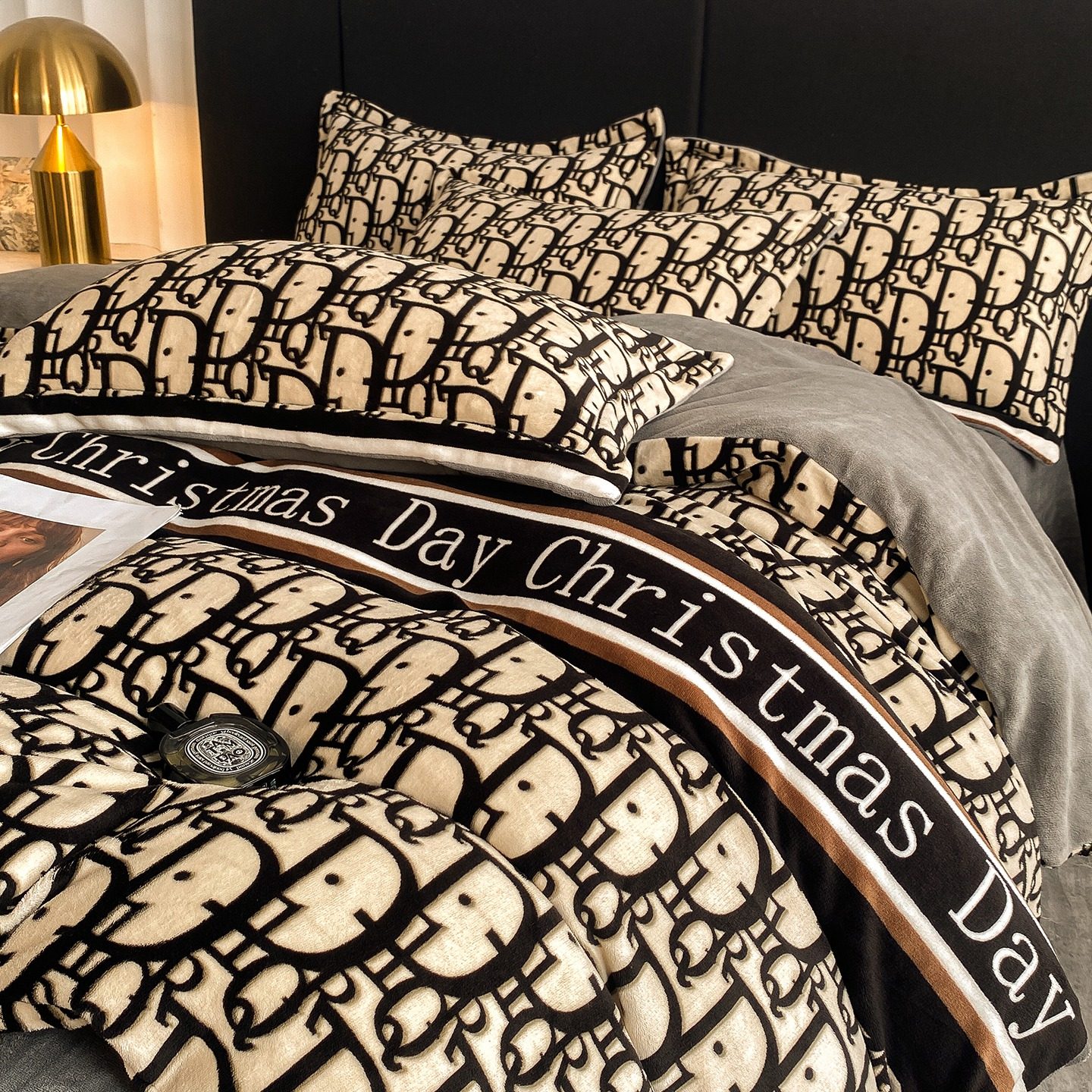 Winter Fleece Four-Piece Bedding Set, Milk Velvet 2025 New Double-Sided Plush Duvet Cover, Coral Fleece Bed Sheet and Fitted Sheet