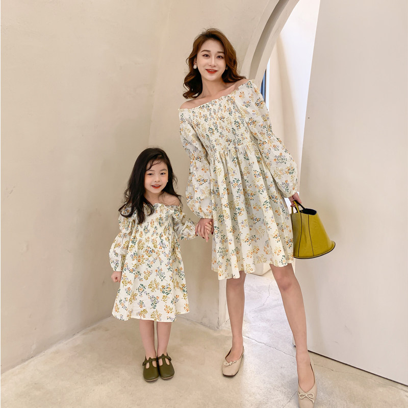 Parent-child dress, mother and daughter dress, floral dress, 2021 autumn new trendy holiday style, gentle one-shoulder princess dress