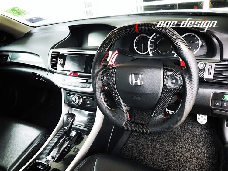 The Odyssey Eigree's nine Gen Yaakaku modified competitive version of the D-type flat dermis carbon fiber steering wheel