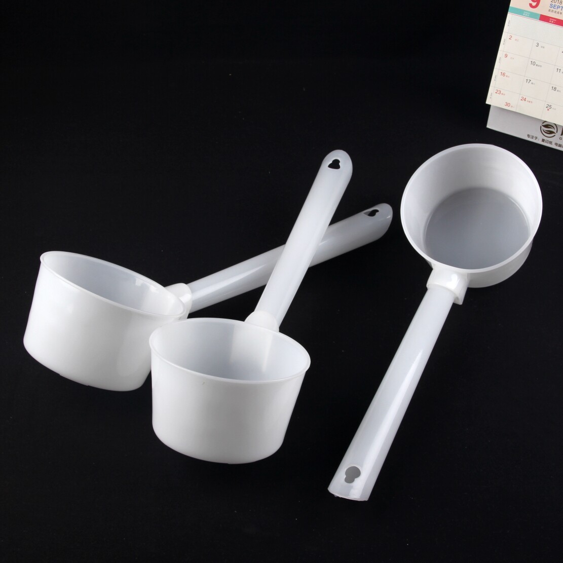 Water scoop Water scoop Long handle industrial extra thick acid and alkali resistant drop not rotten plastic water shell water scoop water shell water drift cheap