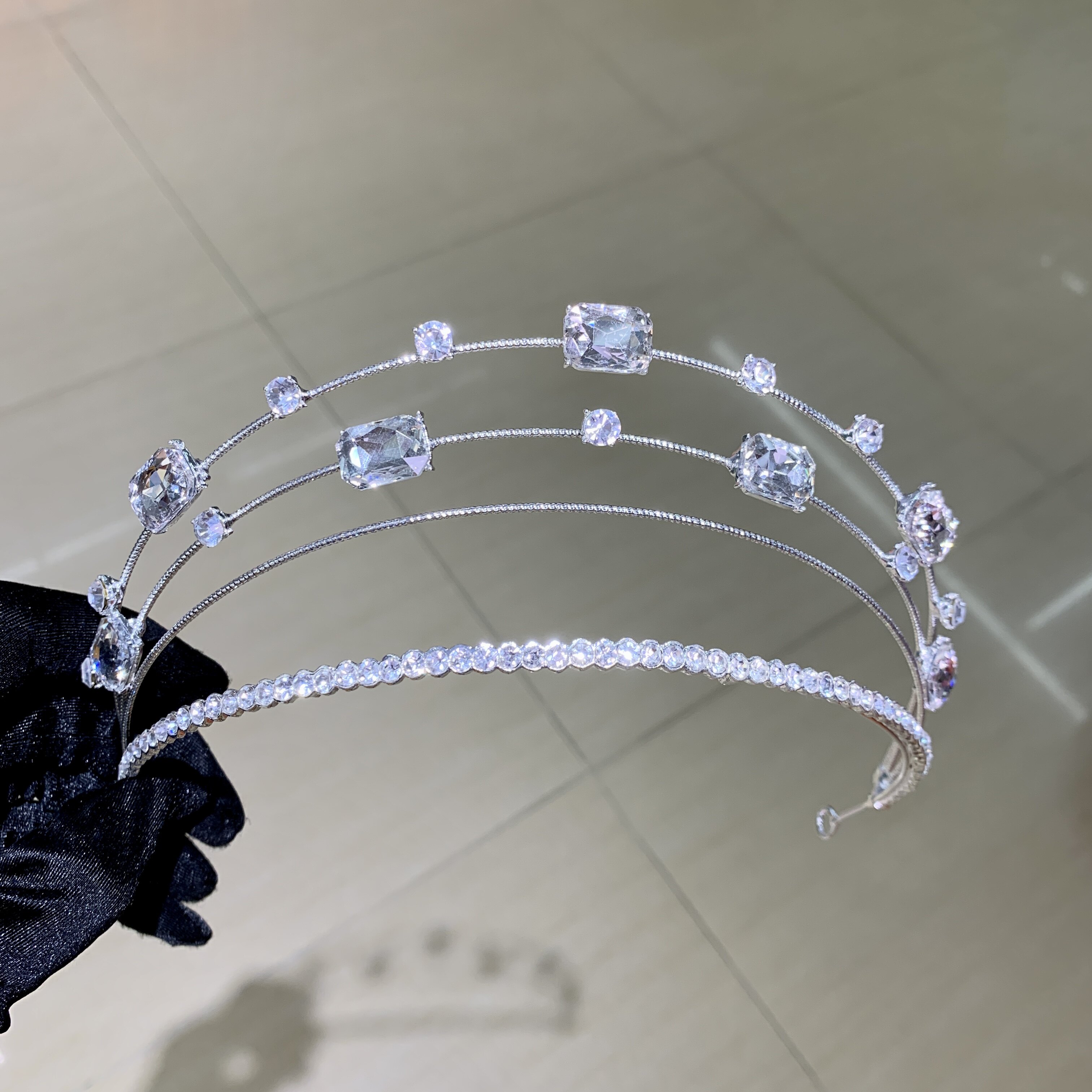 European and American crystal hair stirrup crown handmade water drill head decorated crown banquet gown accessories hair accessories bride styling crown-Taobao
