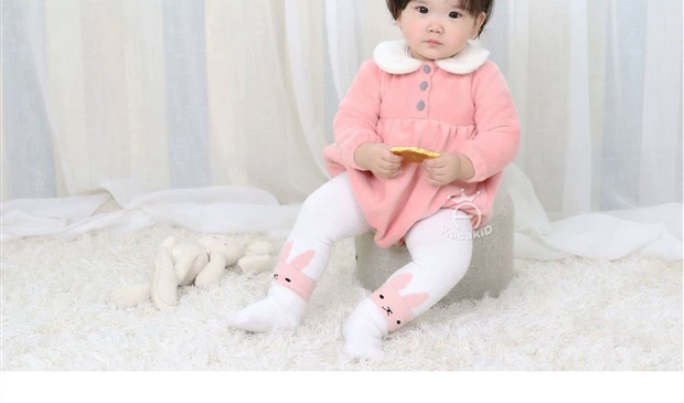 Bé gái 0-2 tuổi Quần áo flannel dài tay túi rắm công chúa bé bé Xiêm tam giác quần áo mùa thu đông dày