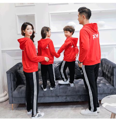 Quần áo mùa thu cha mẹ 2018 mới một làn sóng ba gia đình áo len bốn dây kéo mẹ và con gái mẹ và con gái phù hợp với gia đình mùa đông áo váy gia đình