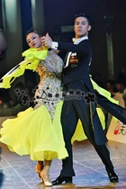 The new Morden dance suit plays out the acting dress national standard Musudan contest dress and make a lace big red