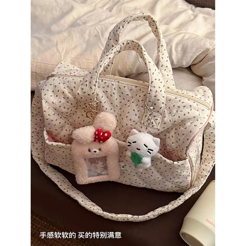 Rabbit* Pure White Floral Travel Bag, High-Looking, Large-Capacity, Cross-Body, Portable Travel Simple Tote Bag