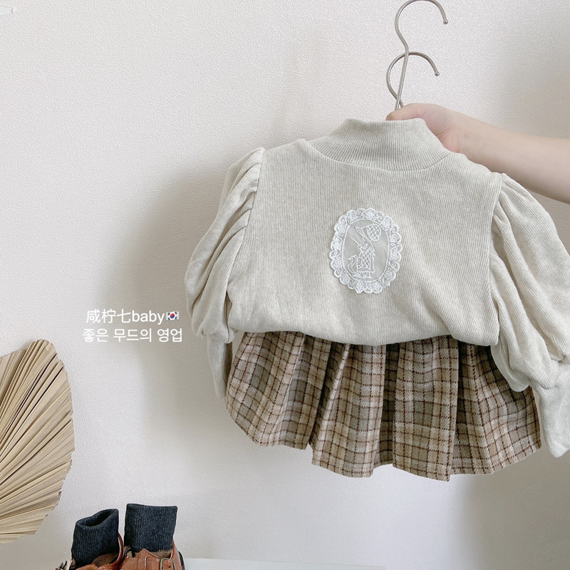 Korean Children's clothing 2020 Girls Velvet suit Baby top two-piece set Girls Korean plaid skirt Western style