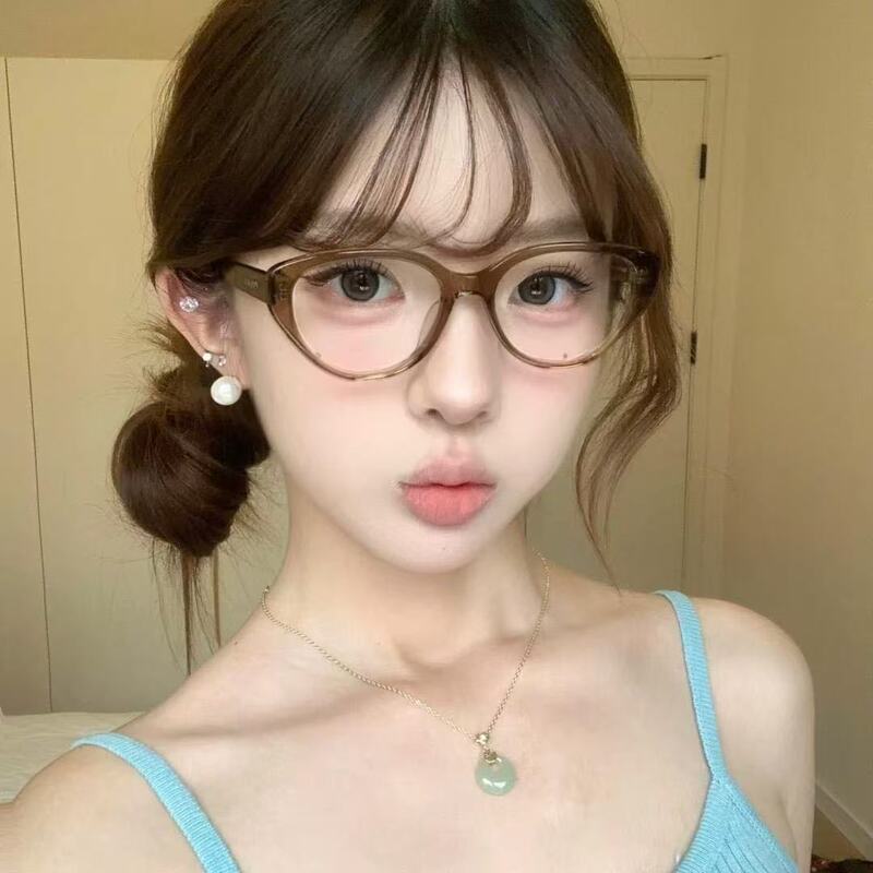Retro Ultra-Light Triangular Cat-Shaped Glasses for Women with Square and Round Faces, American-Style Sweet and Cool, No-Makeup Look, Anti-Blue Light Glasses, Myopia Glasses Retro Ultra-Light Triangular Cat-Shaped Glasses for Women with Square and Round Faces, American-Style Sweet and Cool, No-Makeup Look, Anti-Blue Light Glasses, Myopia Glasses
