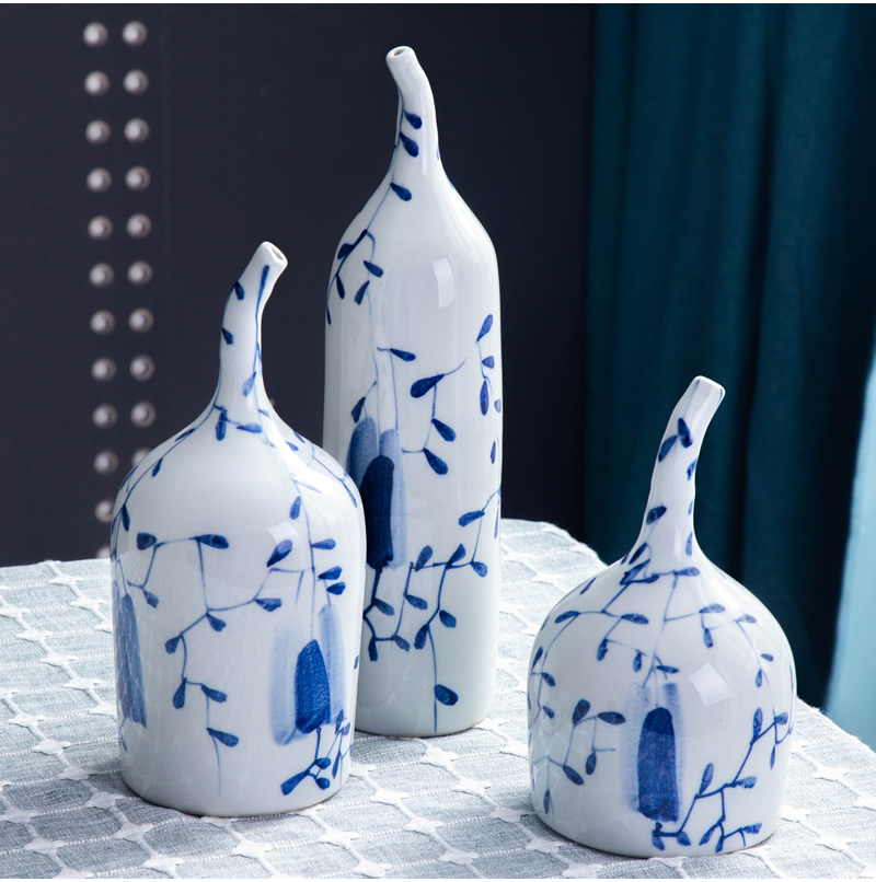 Jingdezhen ceramic vase hand - made creative home furnishing articles, small pure and fresh and dried flowers, flower arrangement table soft adornment ornament