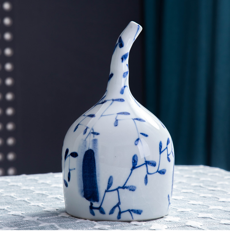 Jingdezhen ceramic vase hand - made creative home furnishing articles, small pure and fresh and dried flowers, flower arrangement table soft adornment ornament