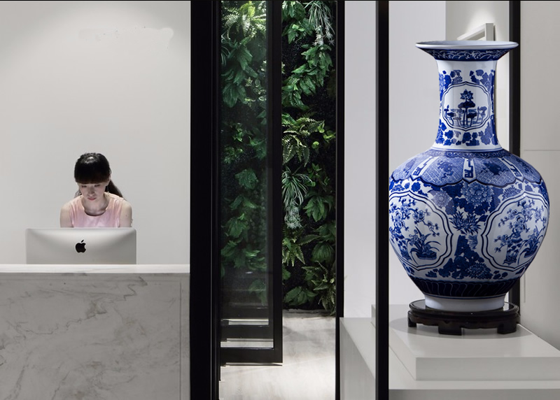 Jingdezhen ceramic big vase furnishing articles antique Chinese blue and white porcelain is the sitting room porch flower arranging porcelain ornaments furnishing articles