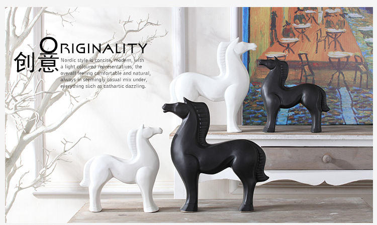 Ceramic horse furnishing articles creative household act the role ofing is tasted, black and white north European style living room TV cabinet wine porch soft decoration