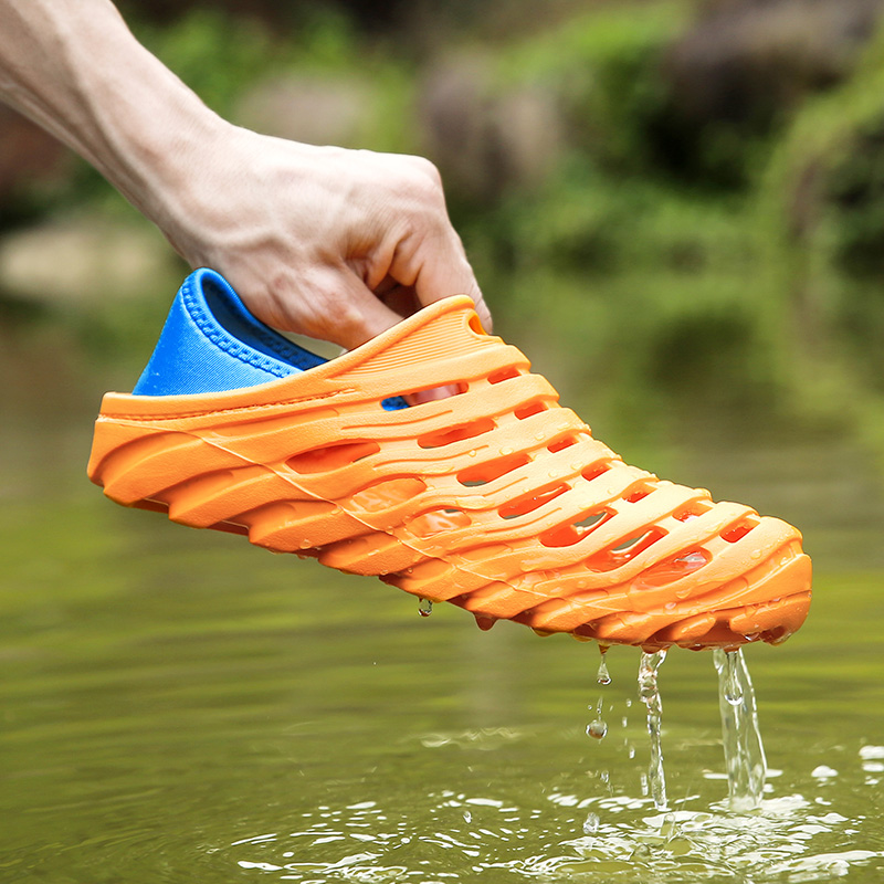 River tracing shoes Men breathable beach shoes non-slip large size hole shoes quick-drying outdoor shoes Bird's nest drag heel skin leakage shoes