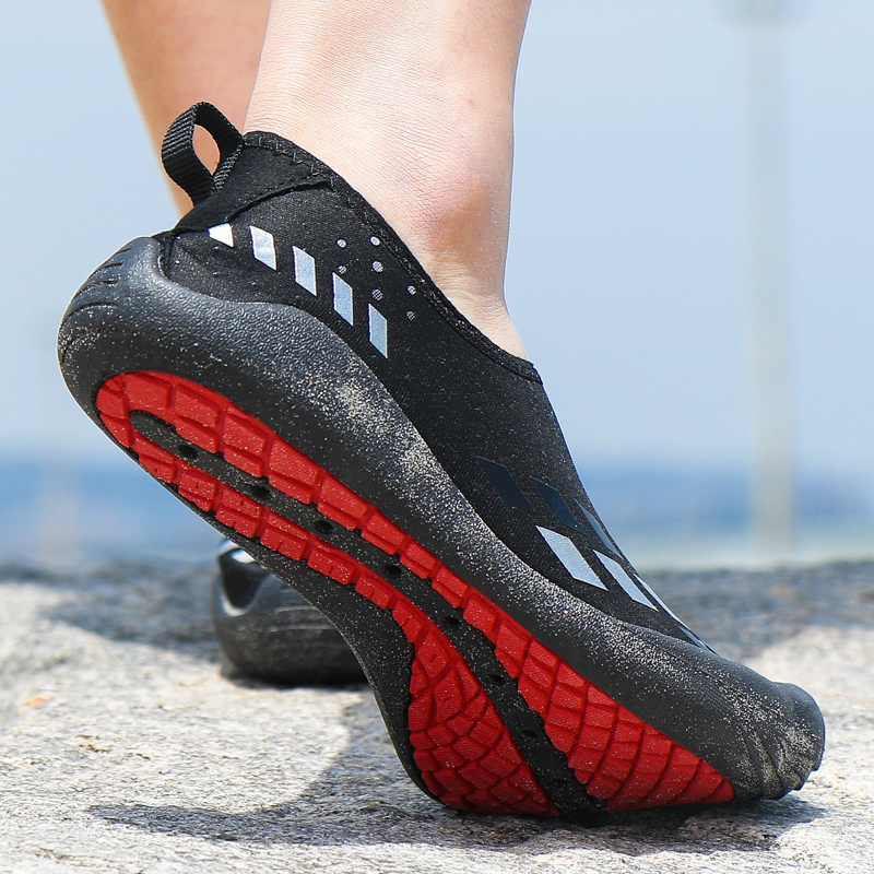 Quick-drying diving shoes men's beach shoes men's and women's shoes snorkeling drifting swimming shoes outdoor non-slip hole shoes men's sandals