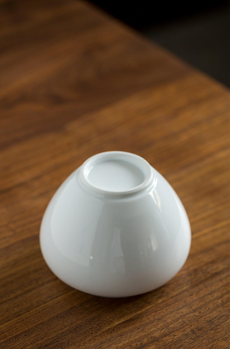 Ultimately responds to sweet white glazed building ceramic water trumpet tea wash water, after the Japanese zen white porcelain tea accessories in hot water bucket