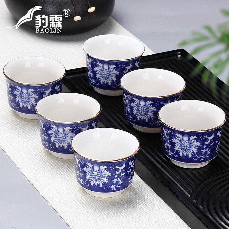 Kung fu small ceramic cups tea bowl household single master cup tea bags are longquan celadon jingdezhen blue and white porcelain