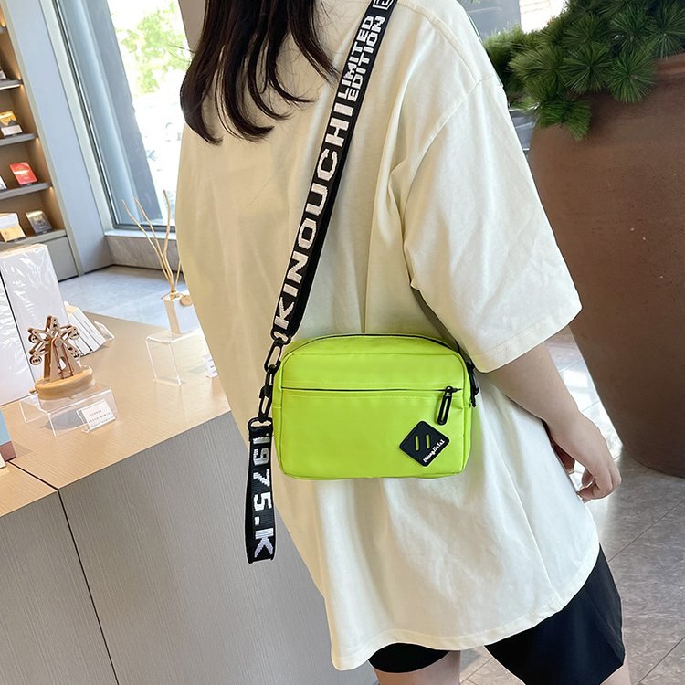 2026 Niche High-Quality New Spring Model Old Blue Small Square Bag with Stitched Nylon Fabric Crossbody Bag Zipper Klein