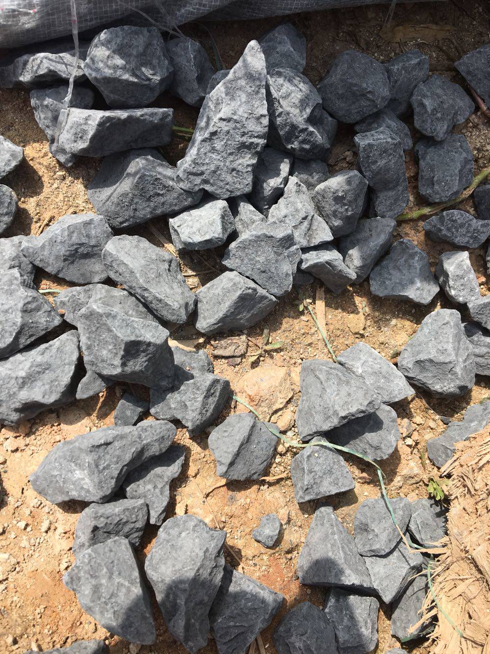 Black gravel wash stone Japanese dead mountain and water tip black stone garden gravel