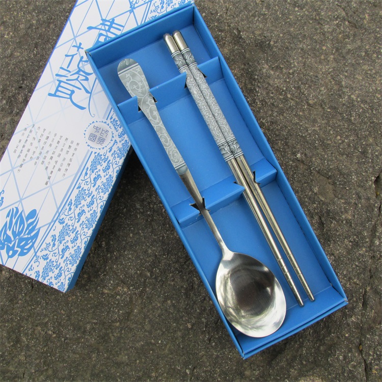 Big Smiley Spoon Cutlery Tùy chỉnh bằng thép không gỉ Màu xanh và trắng Sứ đũa Spoon 2 Piece Set Bộ đồ ăn cầm tay Quà tặng - Đồ ăn tối dĩa nhựa