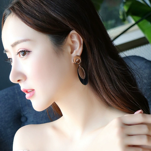 Универсальные серьги, простой и элегантный дизайн