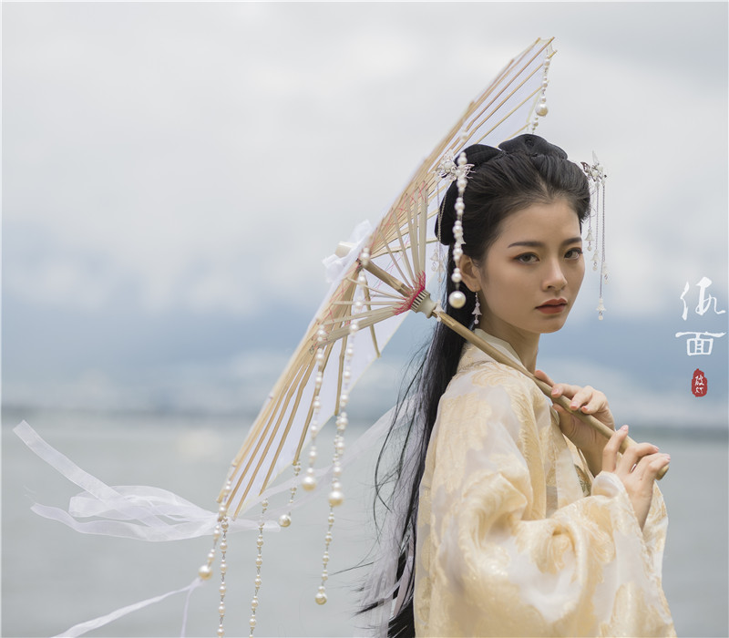 (Photographic Props) White Beads Curtain Flow Suumbrella Finished Materials Bag Division Soundtrack of the same style Gufeng Hanfu Photo