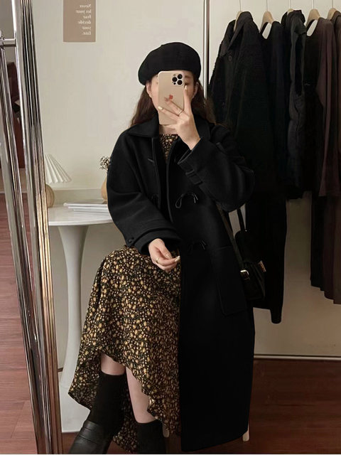 Woolen coat women's horn button woolen coat 2023 autumn and winter new style Hepburn style Korean style loose top for small people