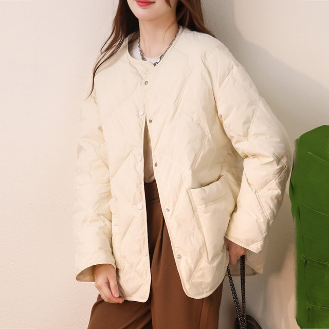 2023 Winter European Fashion Youthful Caramel-Colored down Jacket for Women, Loose Diamond-Patterned Short White Duck down Coat