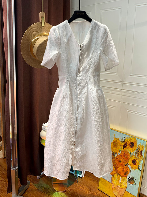 A-Line Dress for Women, Summer 2024 European Style, New Embossed Jacquard, Slim Fit, Elegant and High-End Dress