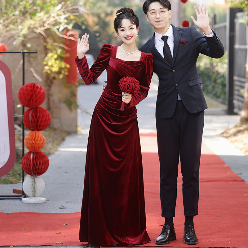Long-Sleeved Toast Dress for the Bride 2026 New Style High-End Light Luxury Velvet Red Engagement Banquet Wedding Evening Dress for Women Long-Sleeved Toast Dress for the Bride 2026 New Style High-End Light Luxury Velvet Red Engagement Banquet Wedding Evening Dress for Women