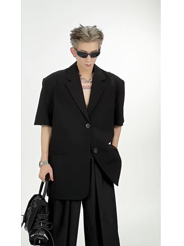 European Trendy Fashion Cool Black Loose-Fitting Suit with a High-End, Minimalist Style and Drapey Short-Sleeved Blazer for Men in Summer