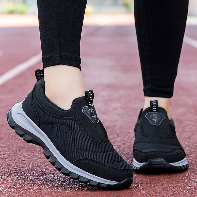 Old Beijing Public Shoes Female Spring Autumn New Old Men Shoes Female Anti-Slide Soft Soft Soft Soft Autumn Comfortable Middle Senior Mom Skies