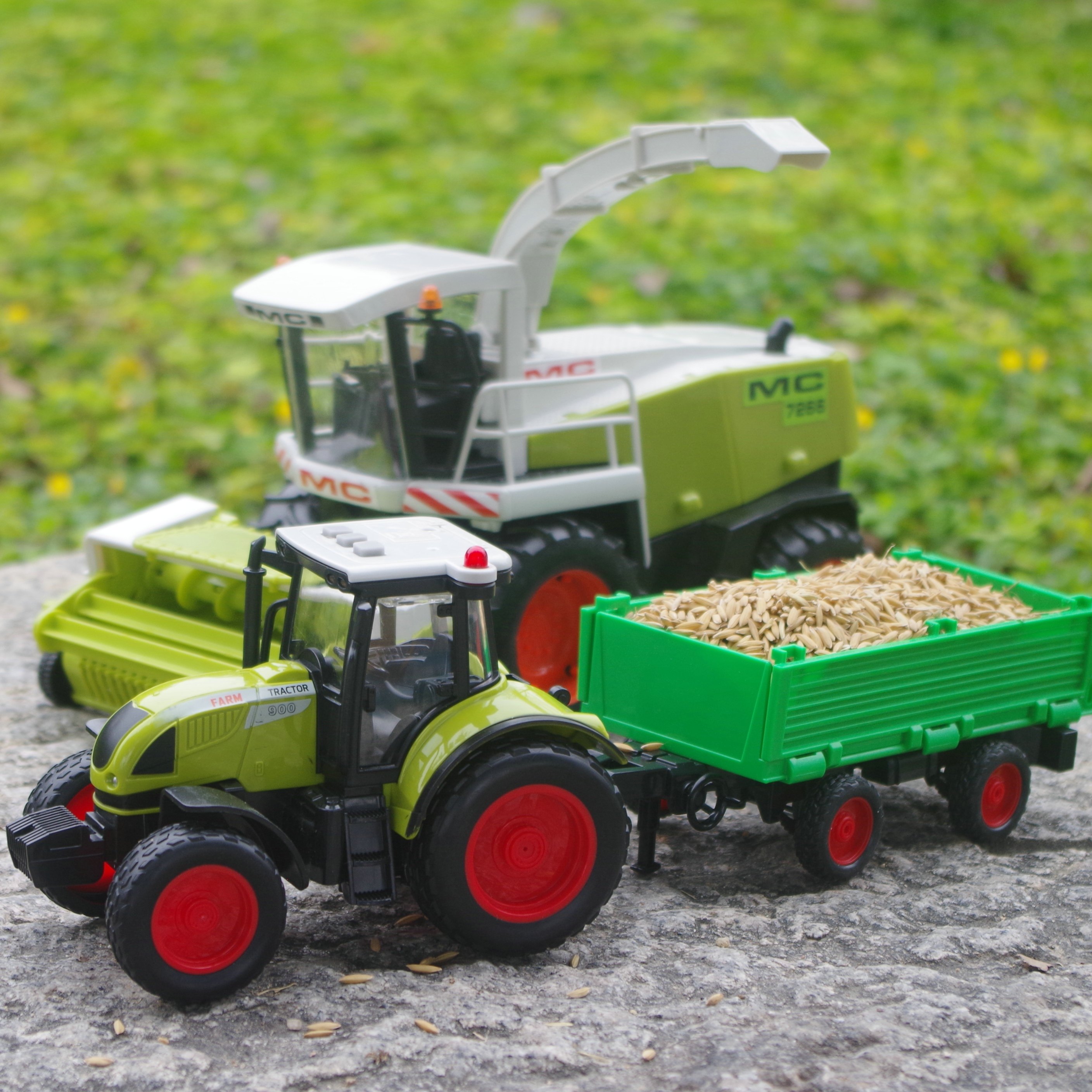 Harvester Toy Vehicle Tractor Engineering Vehicle Farmer Vehicle Lighting Toy Story Vehicle Dump Trailer Agricultural Machinery Model