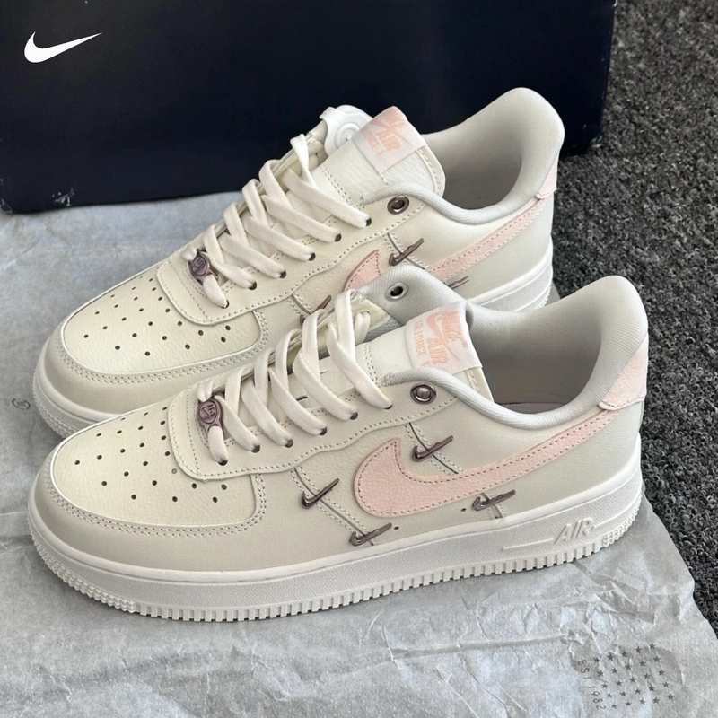 Nike Air Force 1 Women's Pink and White Four-Swoosh Low-Top Sneakers Fv8110-181