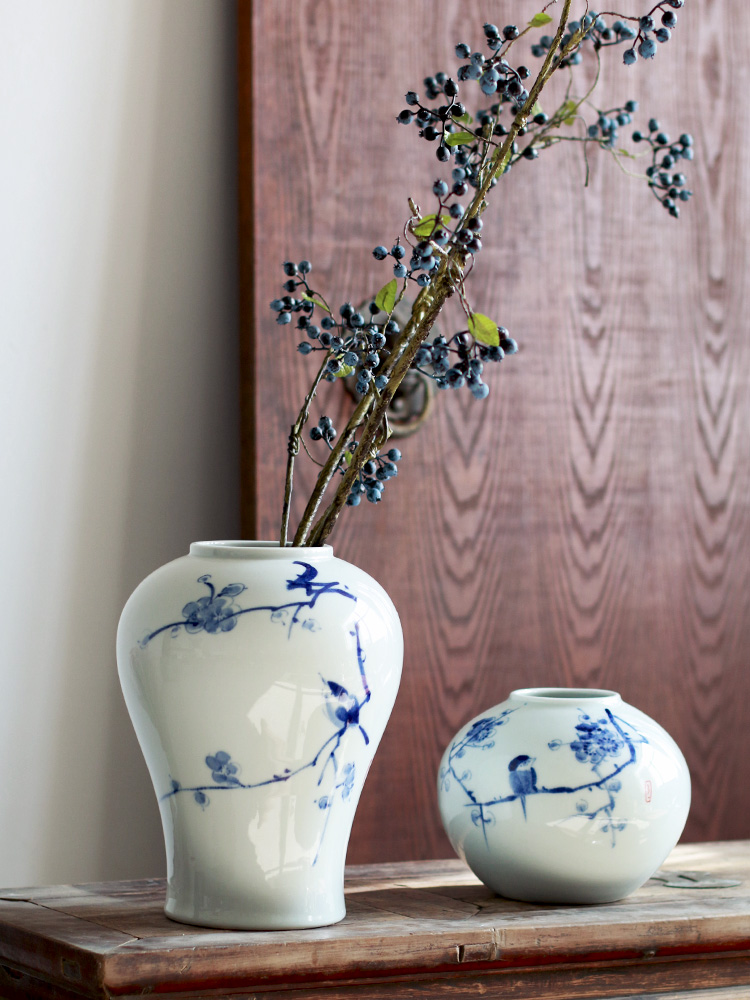 The Clear soup WoGuo ceramics jingdezhen blue and white porcelain vase furnishing articles Chinese wind of new Chinese hand - made wintersweet flowers