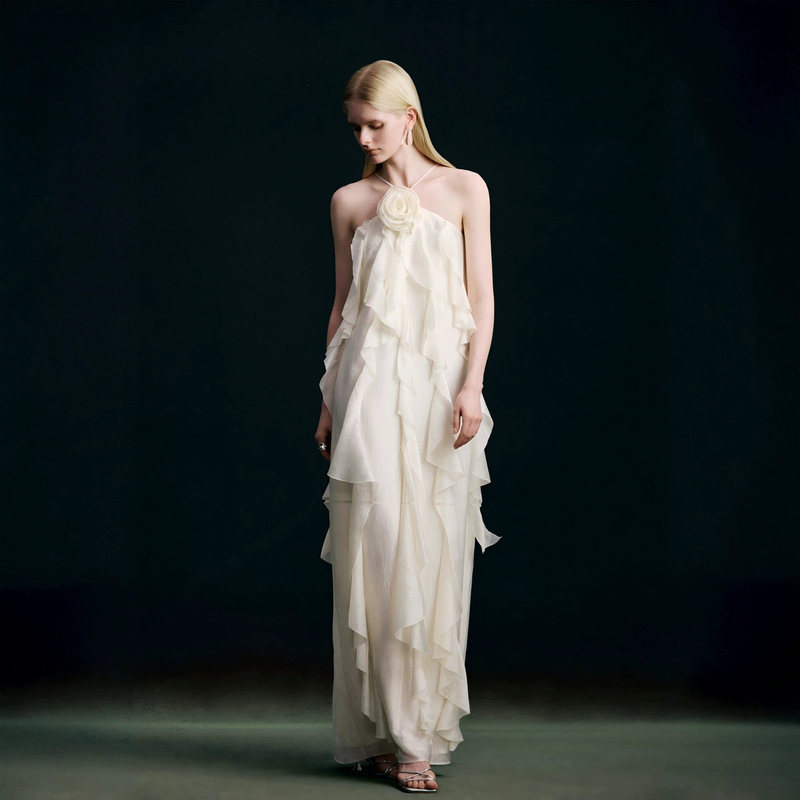 French-Style Lazy Ruffled Rose Halter Dress for Women, White Gown, Stunning and Romantic, Suitable for Marriage Registration and Engagement, Light Tulle
