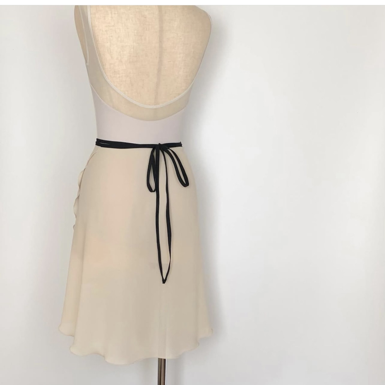 成人芭蕾舞纱裙怎么选？2026纯色雪纺灰紫练功裙选购全攻略