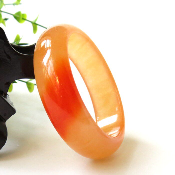 Gold Silk Jade Bracelet Natural Lady Jade Bracelet in Xinjiang