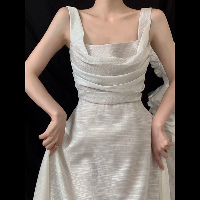 2022 new Vietnamese niche evening dress French retro waist temperament white suspender fairy dress