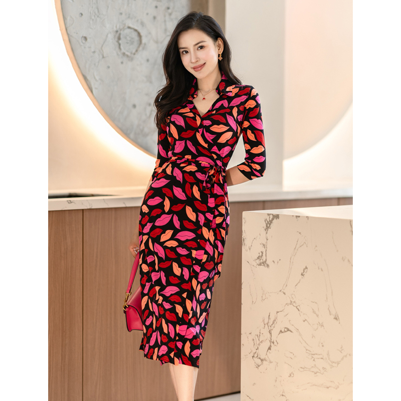 Max Maling Wrap Dress, Elegant and Slimming, Classic Red Lip Print, Feminine V-Neck One-Piece Dress for Summer