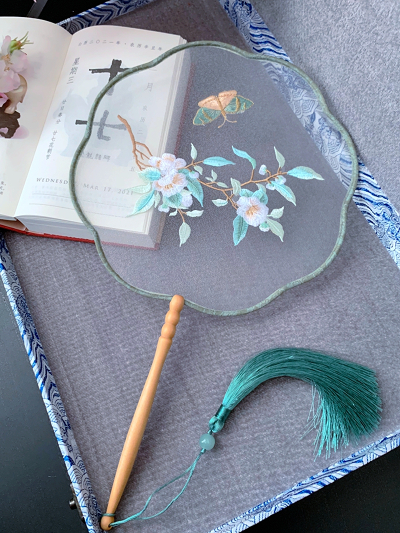 Group Scallop Embroidered Vintage Round Fan Photo China Hanfu Ancient Wind Long Handle Flow Su Qipao Fairy Crane Dance Fan