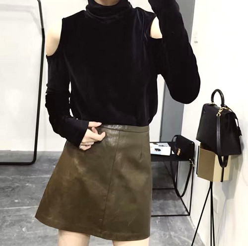 Áo phông châu Âu 2018 mới thời trang Hàn Quốc nhung vàng lệch vai nữ màu đen áo sơ mi dài tay áo thun áo tay lỡ form rộng hàn quốc