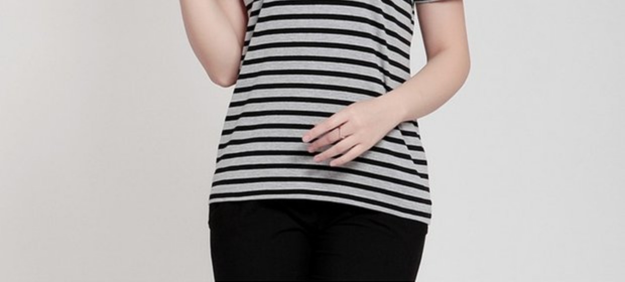 Mùa hè mới của phụ nữ trung niên áo thun cotton ve áo mẹ trung niên với áo sơ mi sọc ngắn tay váy trung niên đẹp