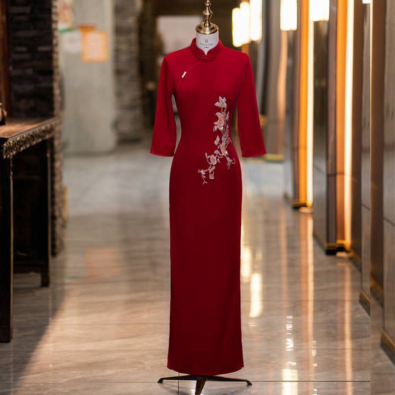 Red Extended-Length Dress, New Chinese-Style Qipao, Simple and Fashionable Evening Wear, Banquet Attire, High-Waisted Runway Team Performance Outfit