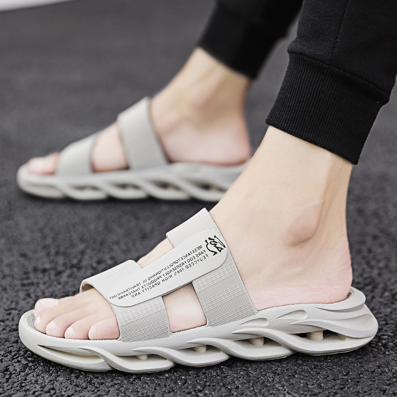 Slippers men's summer 2022 new indoor outside wearing non-slip soft bottom abrasion resistant men's beach Vietnam lined with sandals