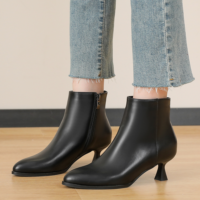 Genuine Leather Pointed Toe Short Boots, Low Heel Work Boots for Women, Winter Work Shoes, Fleece-Lined Black High Heels, Kitten Heel Ankle Boots Genuine Leather Pointed Toe Short Boots, Low Heel Work Boots for Women, Winter Work Shoes, Fleece-Lined Black High Heels, Kitten Heel Ankle Boots