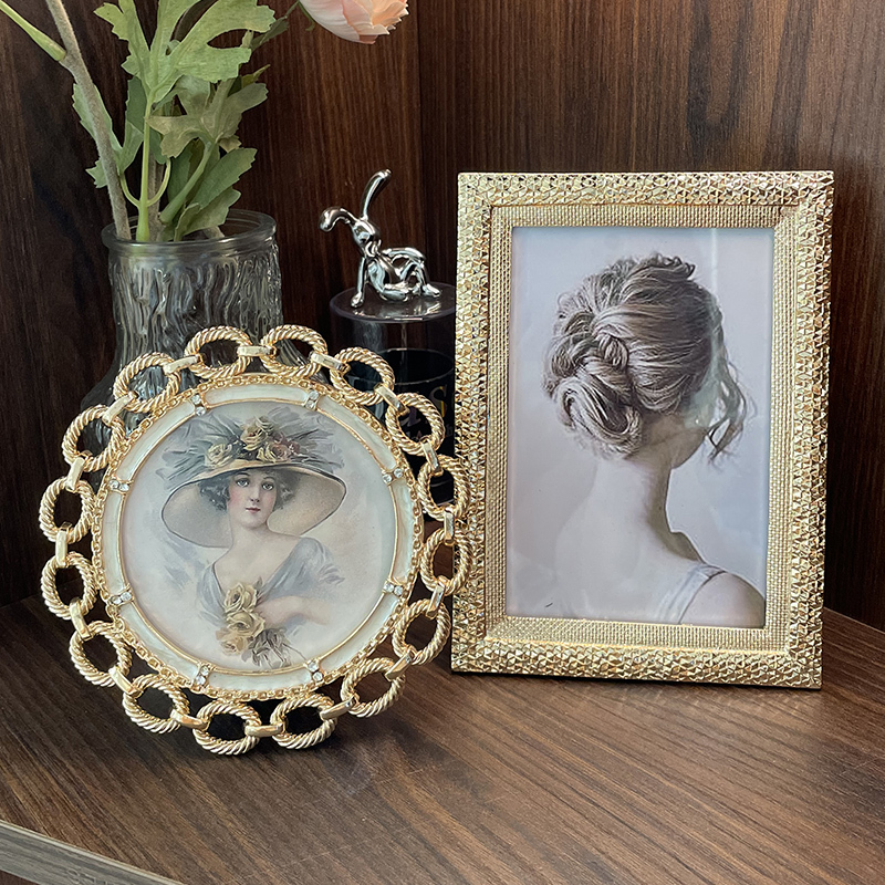 European Metal Photo Frame Accessible Luxury Bedroom Table High-End Creative Wedding Photo Wedding Photo Frame 4 Six 67 7inch