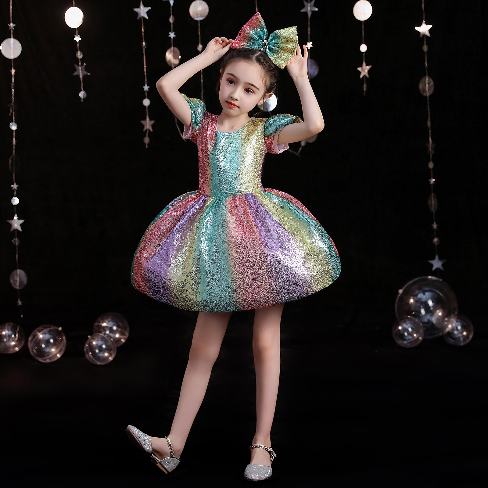 22 Choir Children's Gown Girl Princess Dress Color chairs the piano performance to serve the little girl's birthday dress