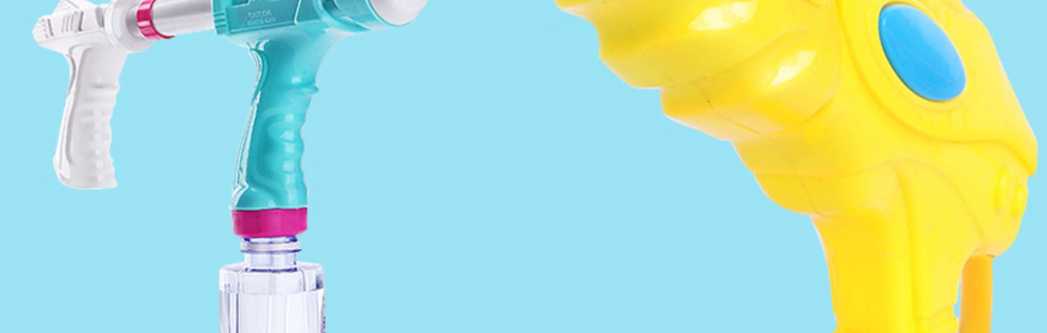 Trẻ em mới chơi súng nước áp lực cao áp Songkran Lễ hội hắt hơi nước quá khổ cậu bé kéo ra bãi biển - Súng đồ chơi trẻ em súng bắn đạn xốp AK47 