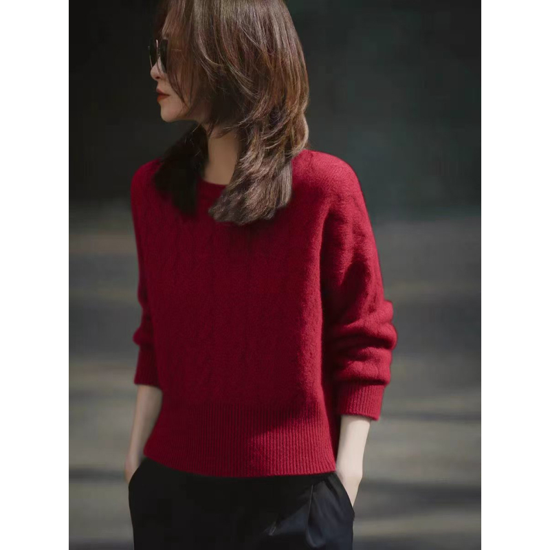Short Twist-Knit Waist-Cinching 100% Pure Wool Sweater for Women, European High-End Thickened New Year Red Autumn and Winter Base Sweater