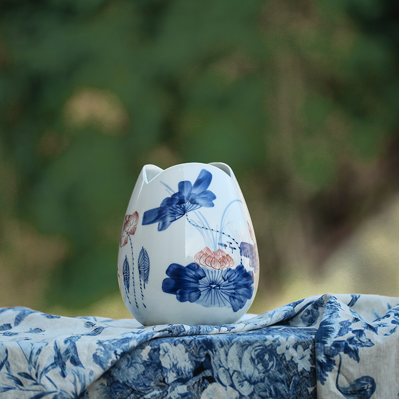 Jingdezhen ceramic hand - made porcelain vases, I and contracted household act the role ofing is tasted China lotus scenery figure